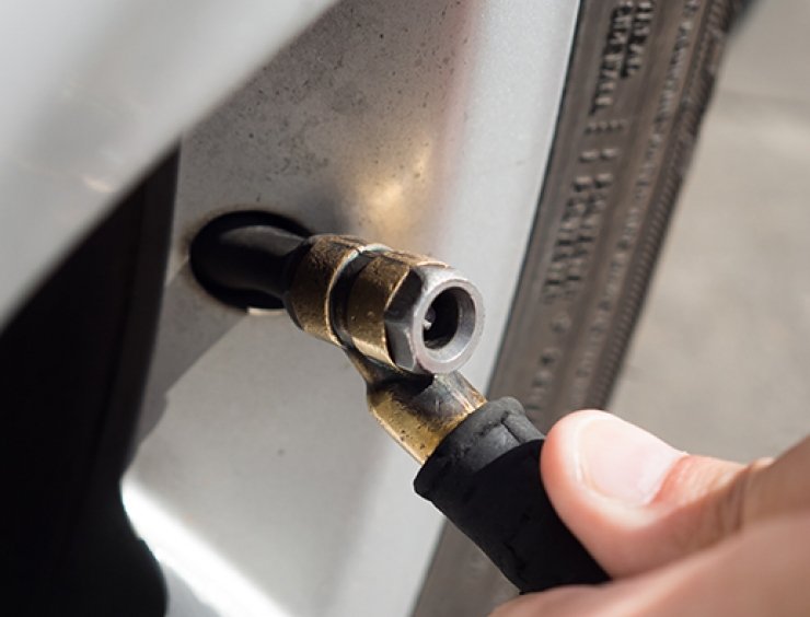 ¿Se puede rellenar con aire normal un neumático hinchado previamente con nitrógeno?