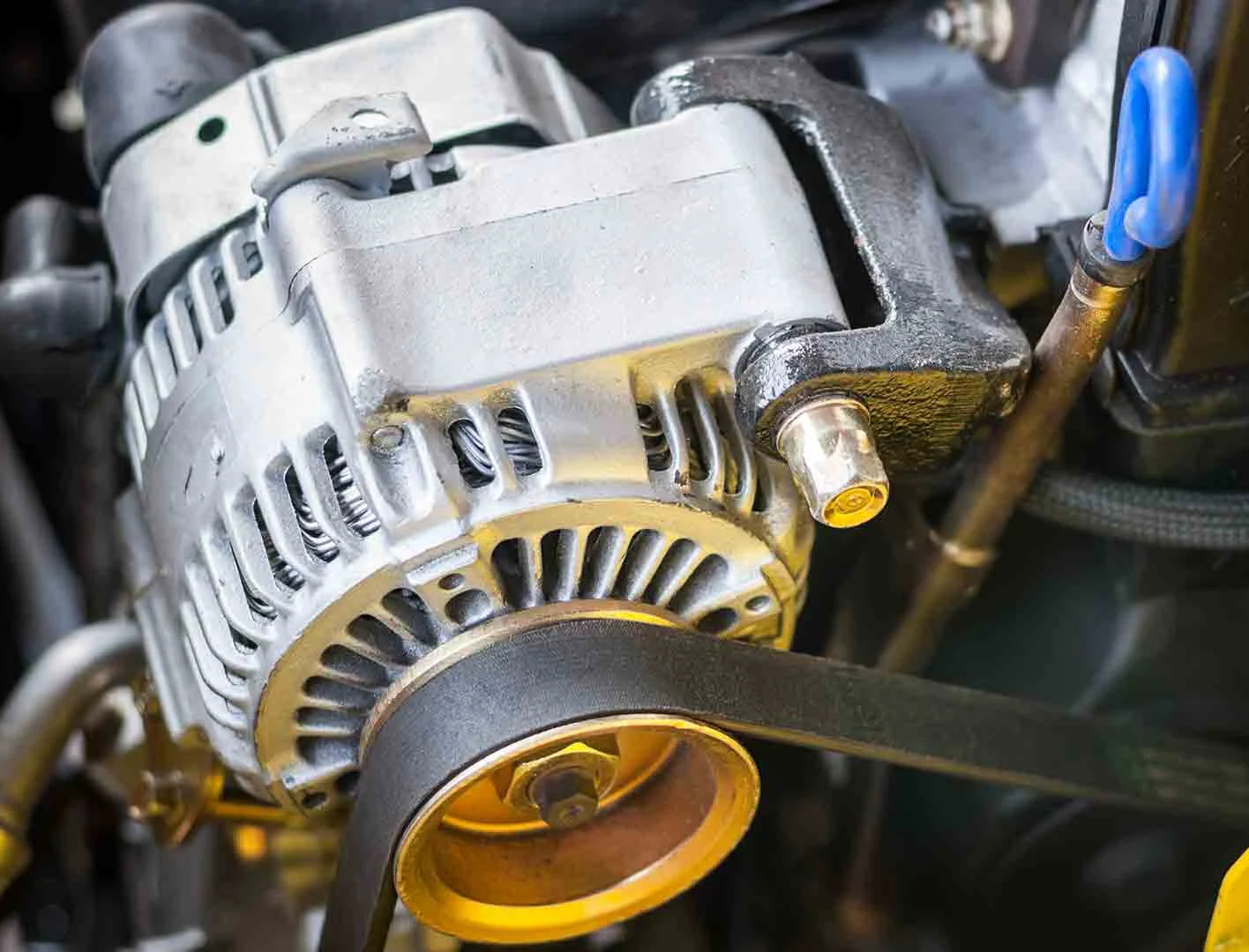 partes altenador del coche