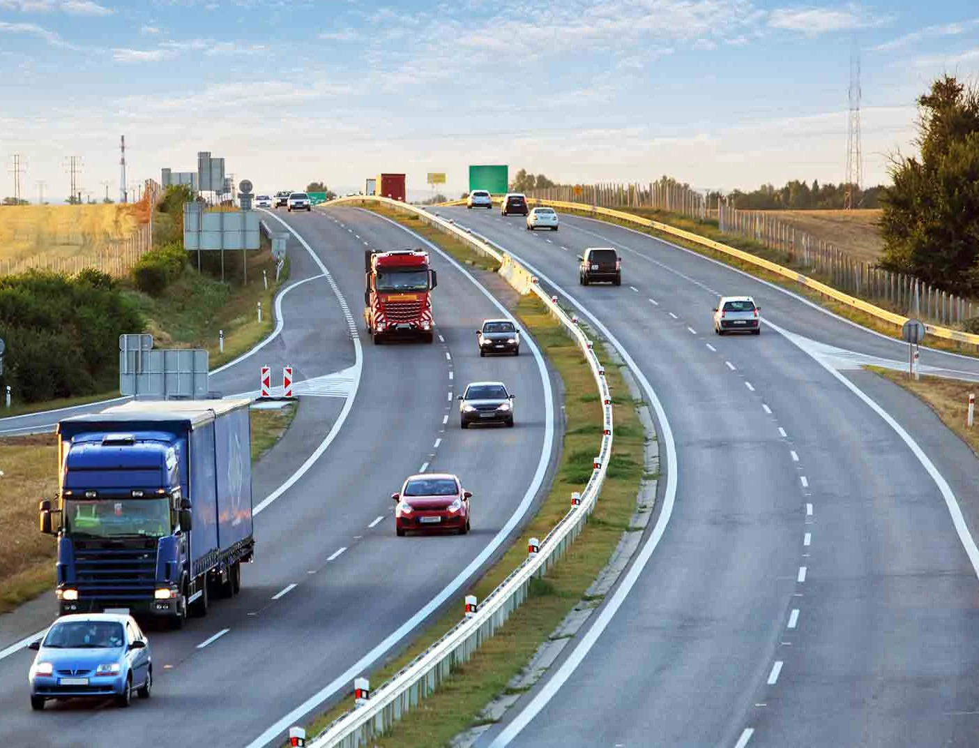 Vehículos pesados: ¿cómo debo circular si los tengo cerca?